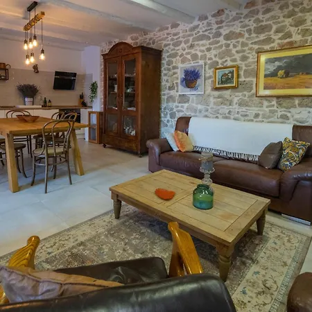 Gallo Villa *