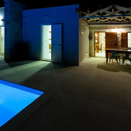 Gallo Villa *